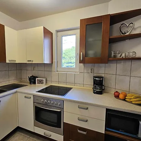 Marevic * Макарська